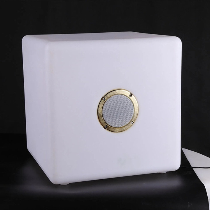 Cube lumineux et enceinte bluetooth - b-w-p-distribution.com